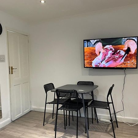 Plough Way Flat Appartamento Londra Esterno foto
