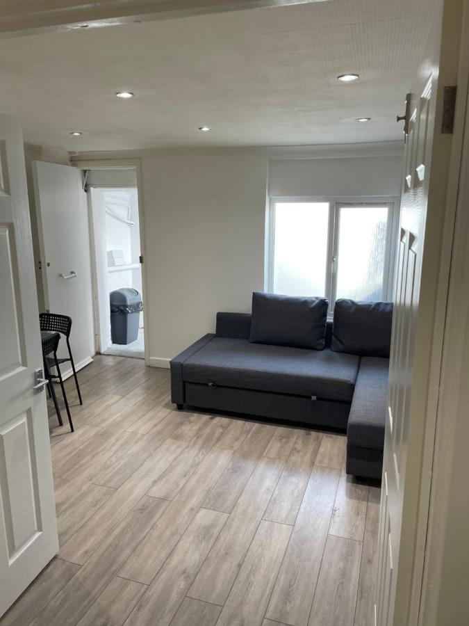 Plough Way Flat Appartamento Londra Esterno foto