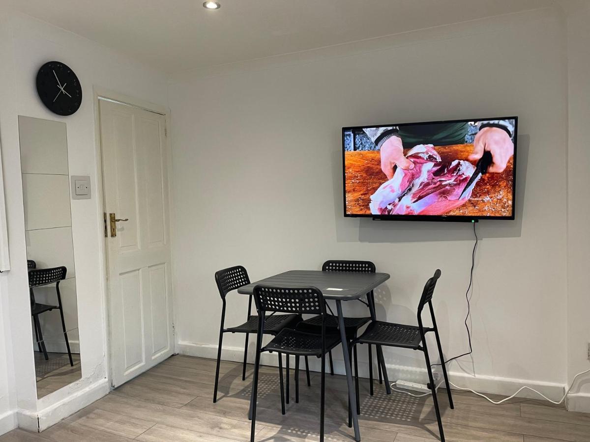 Plough Way Flat Appartamento Londra Esterno foto