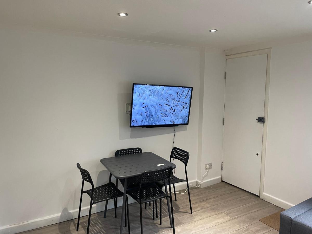 Plough Way Flat Appartamento Londra Esterno foto