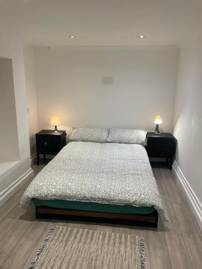 Plough Way Flat Appartamento Londra Esterno foto